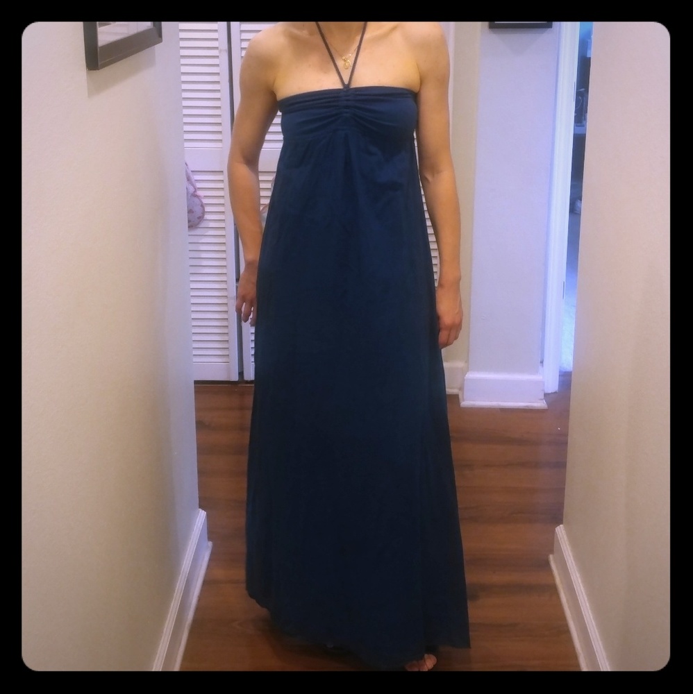 Full length dress with halter strap + cutout back